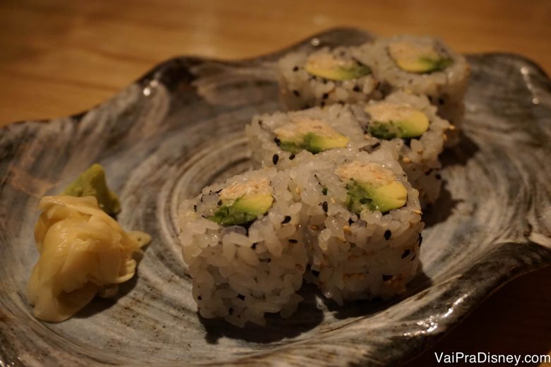 Foto do California Roll do Morimoto 