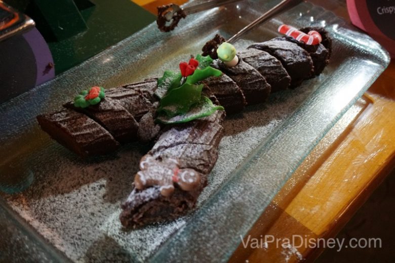 Foto de um Yule Log Cake, doce super clássico de natal e bem gostosinho.