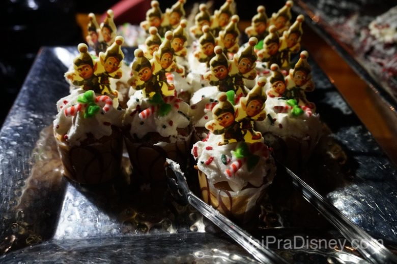 Foto dos docinhos natalinos do evento 