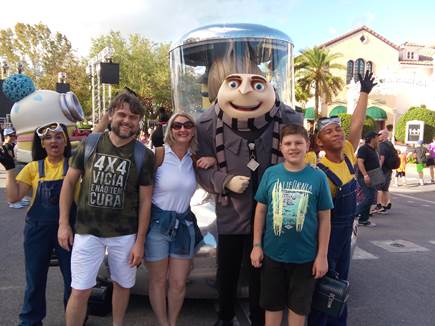 Olha quem eles encontraram na Universal: o Gru ;)