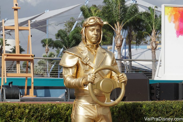 Estátua humana no Epcot.