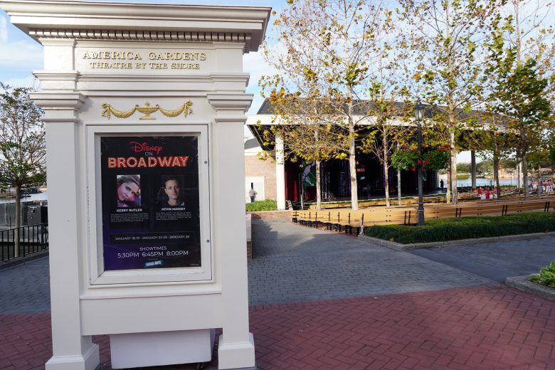 Os shows da Disney on Broadway Series também estarão de volta em 2020. Foto do cartaz dos shows Disney on Broadway Series. Neles, artistas da Broadway apresentam números de musicais famosos da Disney.