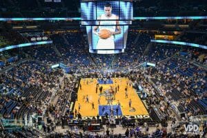 Imagem da quadra de basquete em um jogo da NBA do Orlando Magic. A data de início da temporada 2020/2021 foi divulgada.
