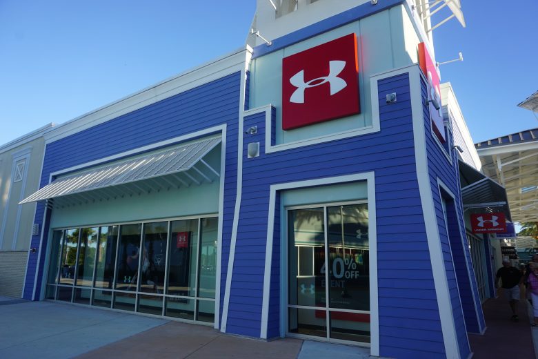 Foto da fachada da loja Under Armour no Premium Outlet de Tampa 