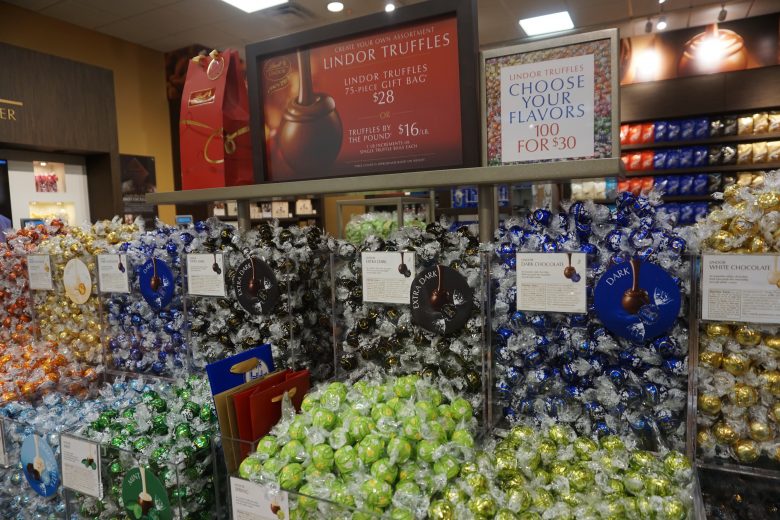 Foto de trufas da marca Godiva à venda em promoção na loja do Premium Outlet 