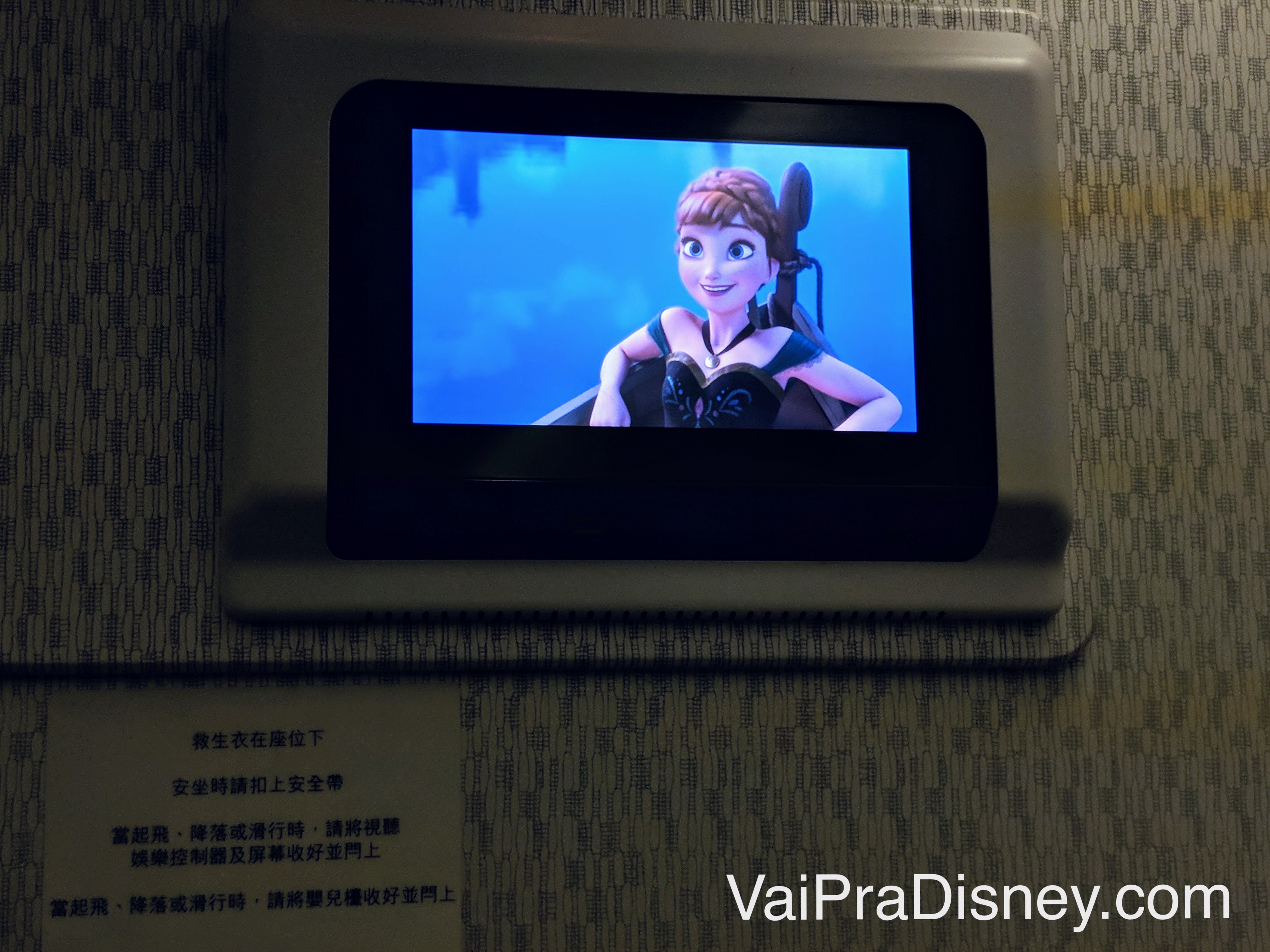 A comoção é coletiva quando tem Frozen na TV do avião.