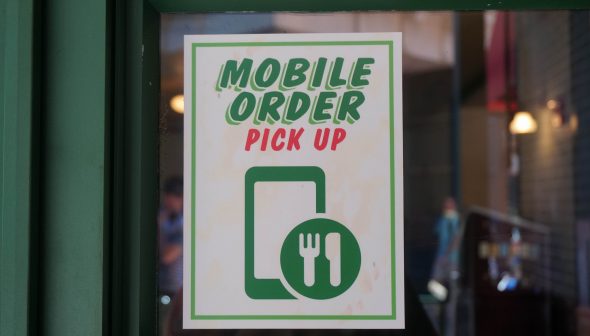 Mobile Order: como funciona o fura-fila dos restaurantes da Disney