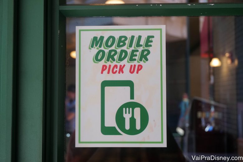 Com essa nova funcionalidade, alguns restaurantes permitem que você peça pelo celular e busque sua comida quando estiver pronta. 