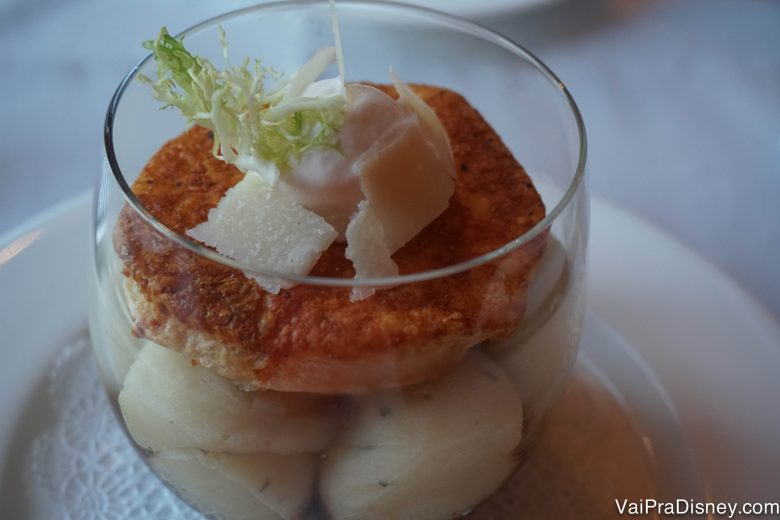 Foto do prato da Renata, verrine de ossobuco com sorvete de parmesão e purê de batata 