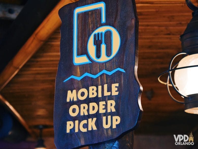 Com essa nova funcionalidade, alguns restaurantes permitem que você peça pelo celular e busque sua comida quando estiver pronta. 