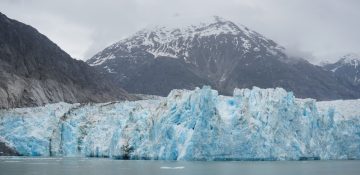Foto da geleira durante o passeio pelo Endicott Arm no cruzeiro pelo Alaska