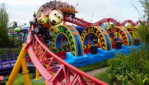 Foto da montanha-russa Slinky Dog Dash, na Toy Story Land do Hollywood Studios
