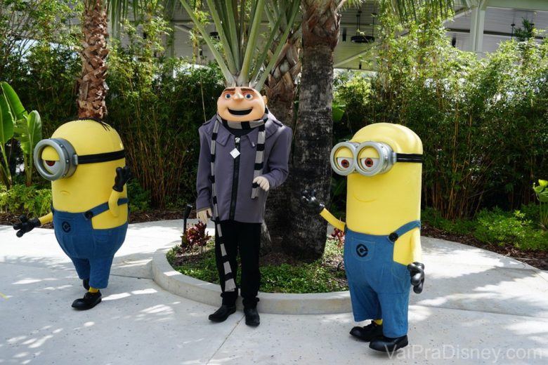 Foto do Gru e dos Minions durante o café da manhã com os personagens de Meu Malvado Favorito na Universal 