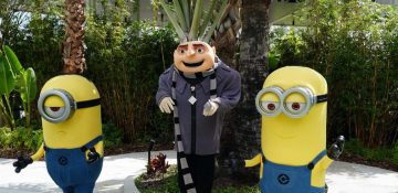 Foto do Gru e dos Minions durante o café da manhã com os personagens de Meu Malvado Favorito na Universal