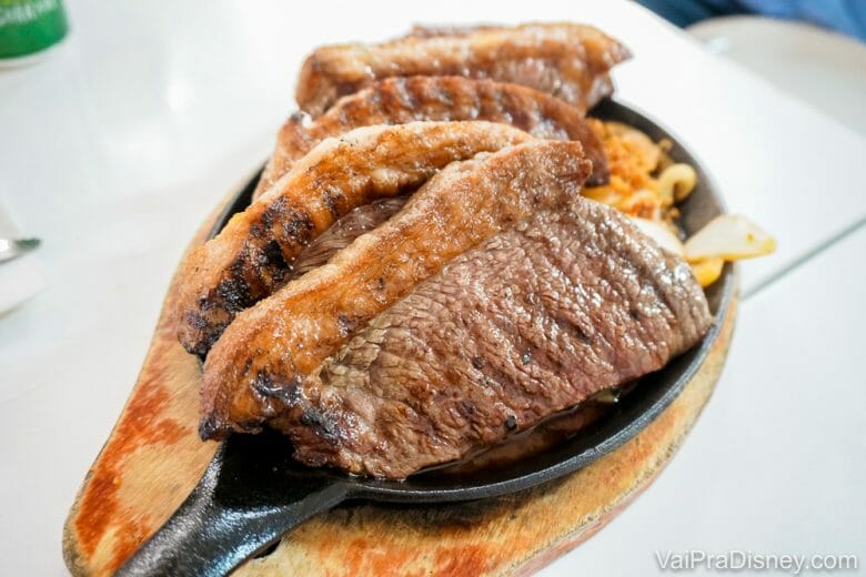 Picanha no Camila's. Comida bem justa em buffet que você pode comer a vontade. O atendimento é sempre muito simpático.