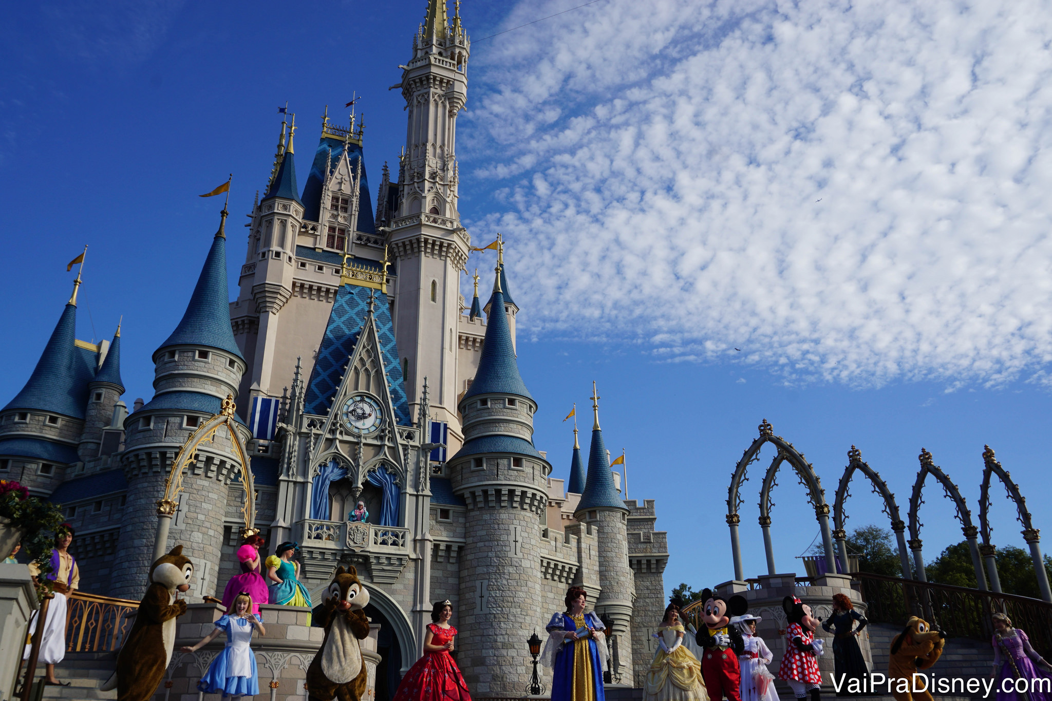 Parece difícil mas não é. A Disney não ia inventar tanta coisa se não fosse para facilitar a sua vida. Respire fundo e comece o planejamento da sua primeira viagem. Logo vai ver que é tudo calmo.