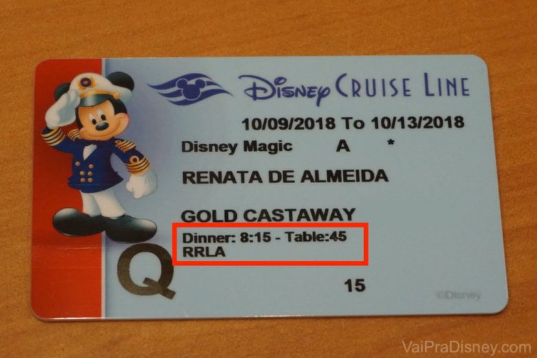 Foto do cartão que cada visitante recebe para saber onde ir jantar em cada noite do cruzeiro. A sigla RRLA indica os restaurantes do: Rapunzel's Royal Table nas duas primeiras noites (RR), Lumiere's (L) e Animator's Palate (A). 