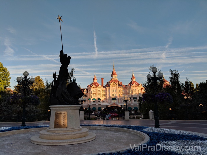 O hotel mais chique do complexo de Paris fica na entrada do Parc Disneyland