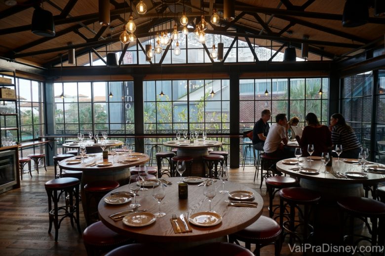 Foro da área mais calma do andar de cima do restaurante, super aconchegante e com uma vista linda!