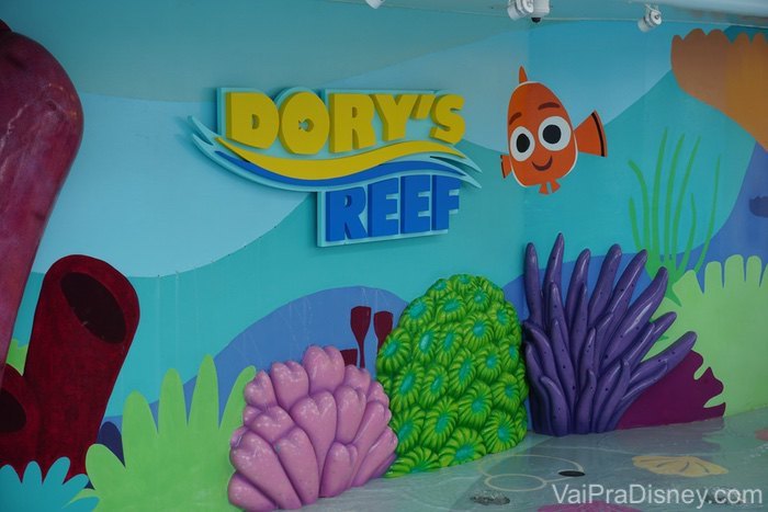 Foto do playground molhado Dory's Reef, que fica no Disney Wonder.