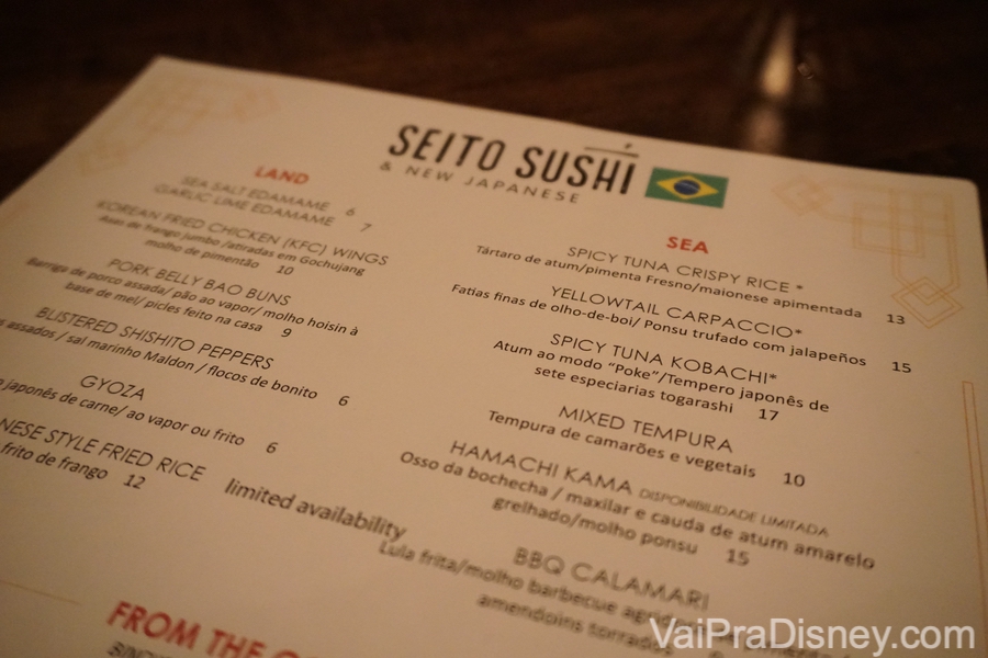 Cardápio com descrição dos pratos em português no Seito Sushi 