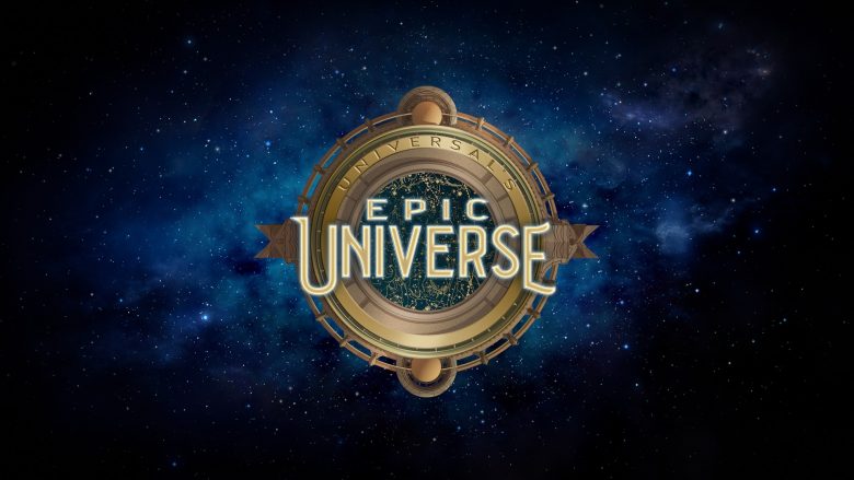 Imagem do logo do novo parque da Universal, um círculo semelhante a uma bússola sobre um céu estrelado, com as palavras "Epic Universe" no centro.