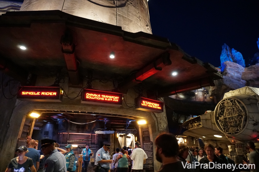 A atração da Millennium Falcon em Star Wars: Galaxy's Edge é um ótimo exemplo de Single Rider