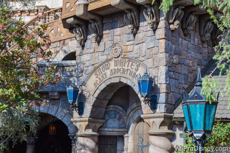 Disneyland California - Essa atração inclusive existia em Orlando, mas foi substituída pelo Princess Fairytale Hall.