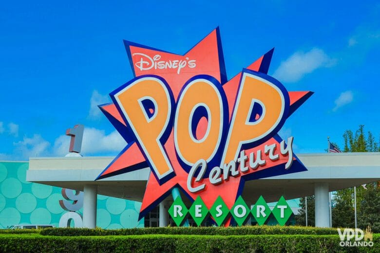 Fachada do hotel da Disney Pop Century, que também entra na nova promoção de hospedagem de 2021.