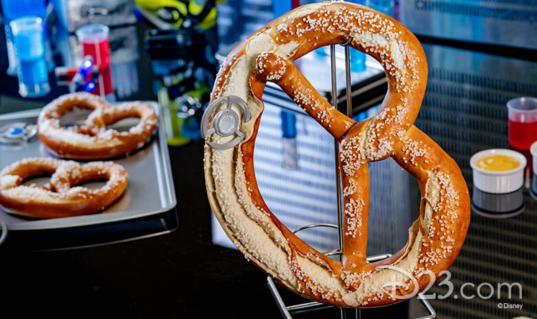 Foto dos pretzels que serão vendidos no Avengers Campus, no Pym Test Kitchen