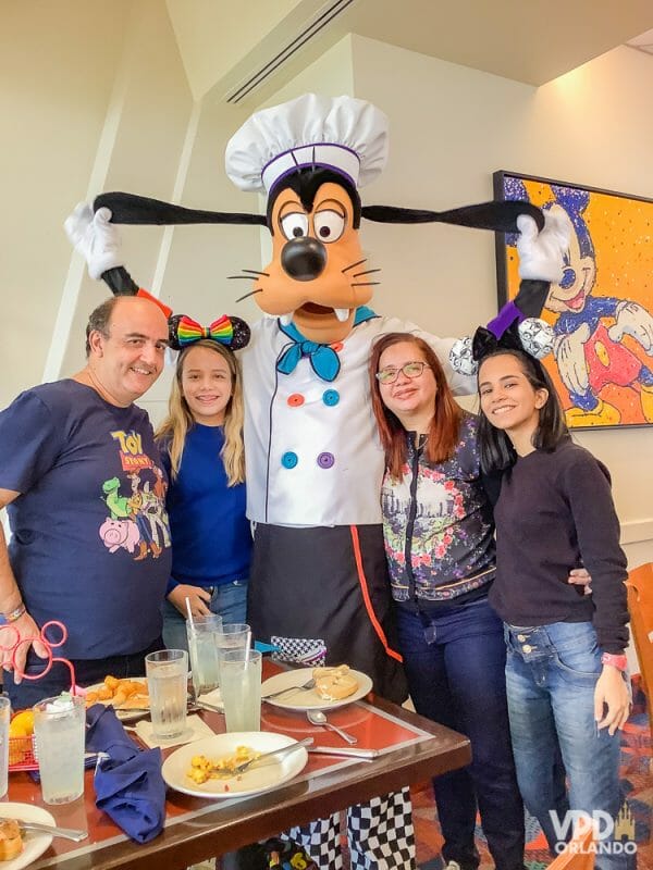 Foto da Carol, que escreveu ao Viagem do Leitor contando sua experiência como vegana na Disney, com sua família e o Pluto no Chef Mickey's