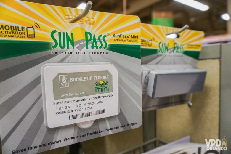 SunPass Mini: vale a pena pra alguns casos específicos. Foto do aparelho do SunPass Mini à venda em uma loja 