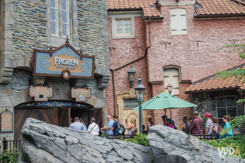 entrada da atração de Frozen no Epcot
