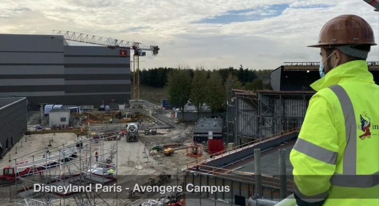 A construção em Paris continua A construção da área da Marvel em Paris continua.