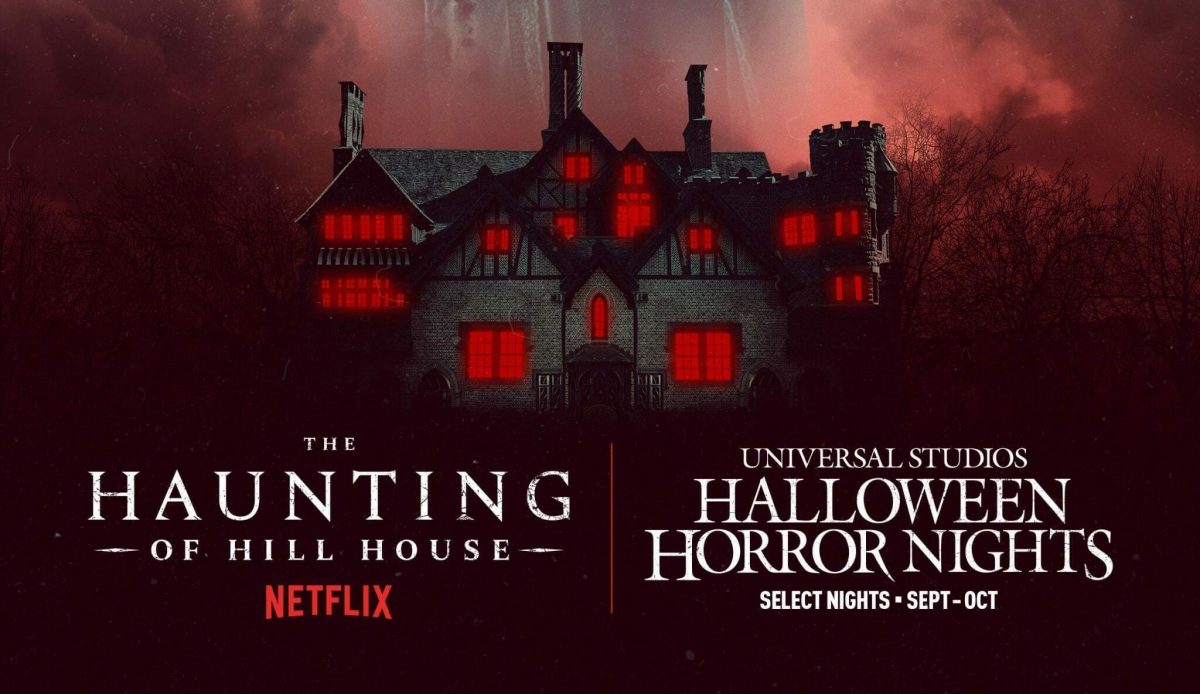 Imagem de divulgação da atração de halloween sobre The Haunting of Hill House, com uma casa de janelas vermelhas em primeiro plano e uma mulher fantasma ao fundo