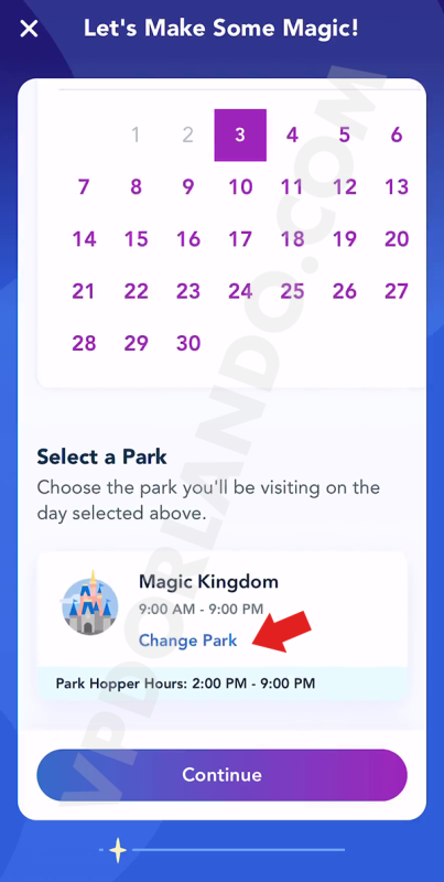 Imagem da tela do aplicativo da Disney para selecionar o parque que será visitado, com uma seta vermelha apontando para a opção de mudar parque.