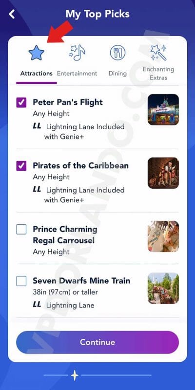 Imagem da tela do aplicativo da Disney com uma seta apontando para a opção de selecionar atrações. O Peter Pan's Flight e o Pirates of the Caribbean estão selecionados.