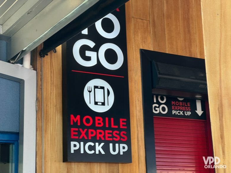 Foto da janela de Mobile Order, que traz o texto Mobile Express Pickup escrito em vermelho.