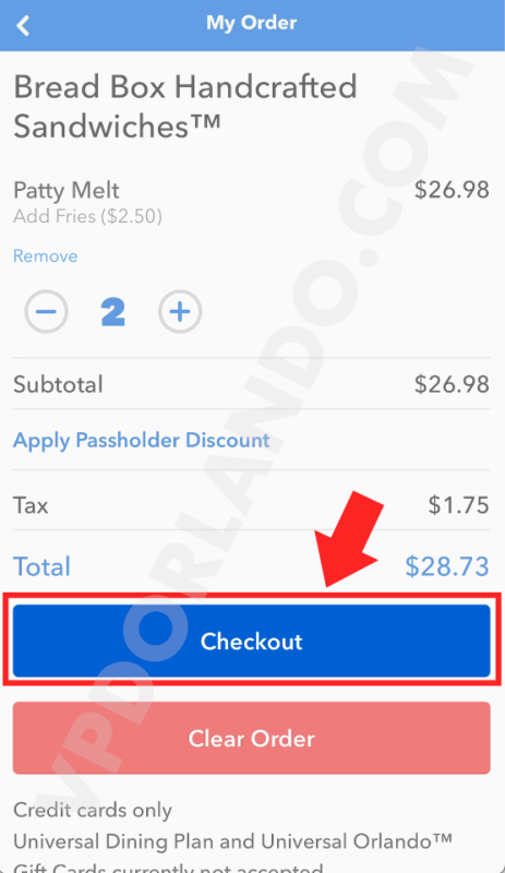 Print da tela do app da Universal com uma seta vermelha apontando para a opção Checkout.