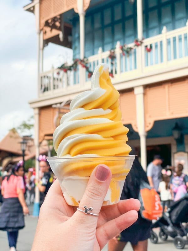 Imagem do Dole Whip. sorvete super tradicional dos parques da Disney. 