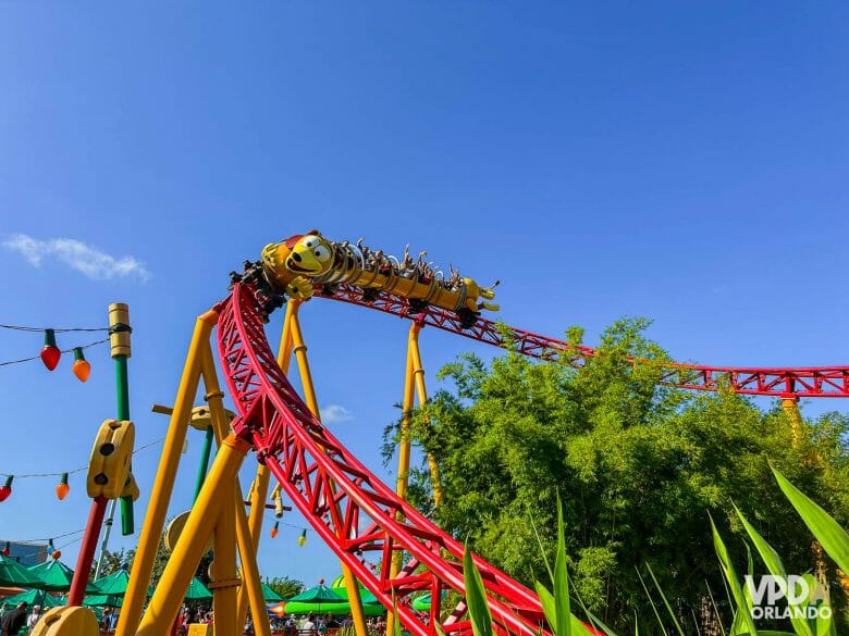 montanha russa do parque Hollywood Studios, Slinky Dog Dash