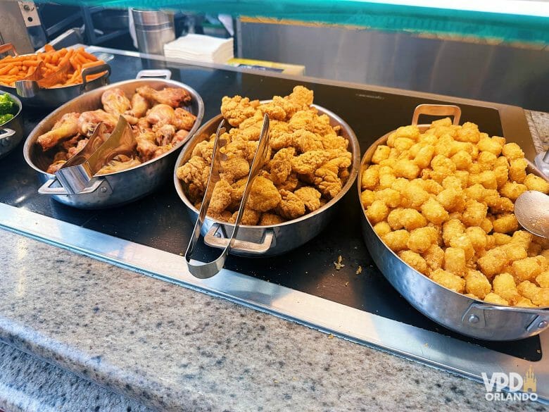 Foto da parte para crianças do buffet do Chef Mickey's