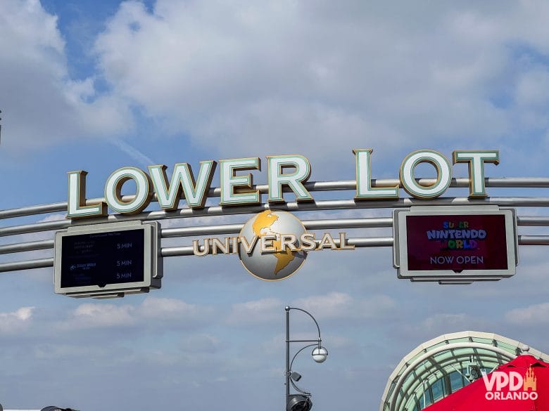 Placa indicando o lower lot da Universal Studios Hollywood