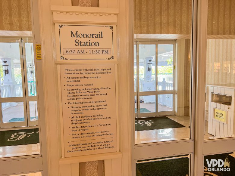 entrada da estação de monorail do grand floridian