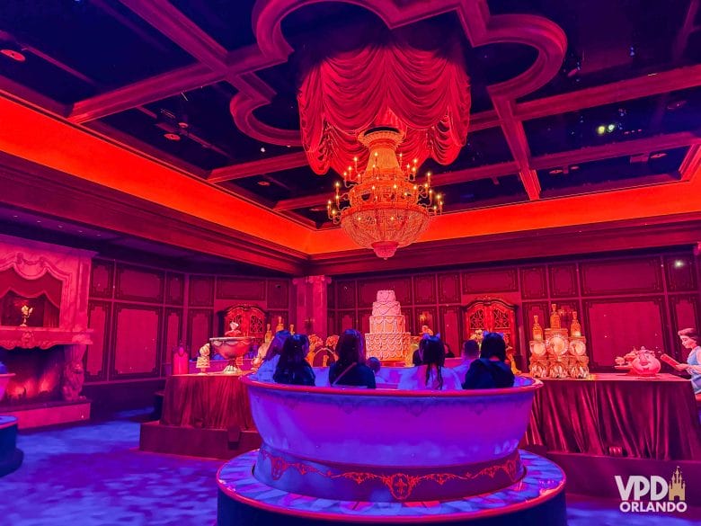 Atração Enchanted Tale of Beauty and the Beast no Tokyo Disneyland