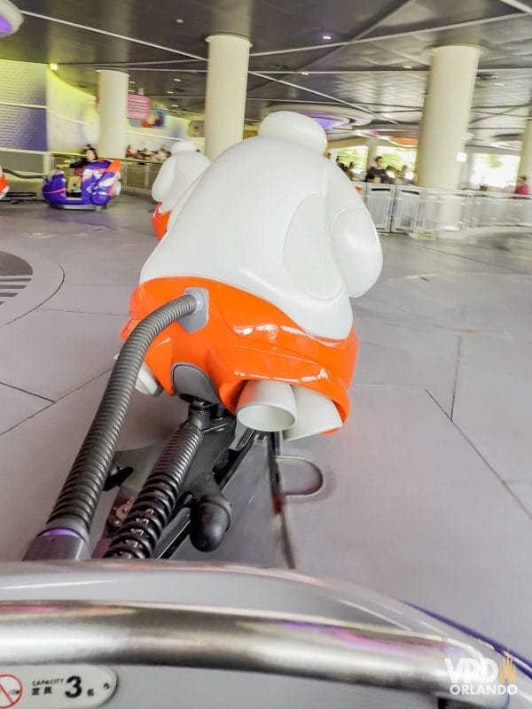 Atração temática do Baymax no Tokyo Disneyland