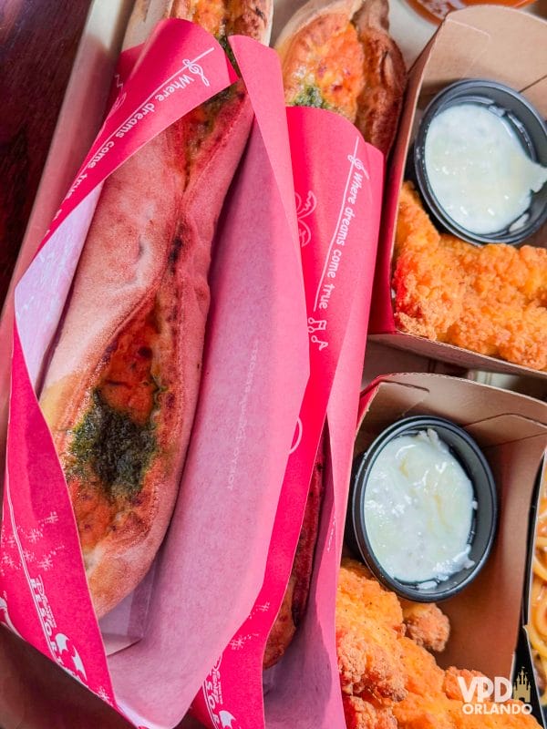 Pão de pizza do Zambini Brothers no Tokyo DisneySea