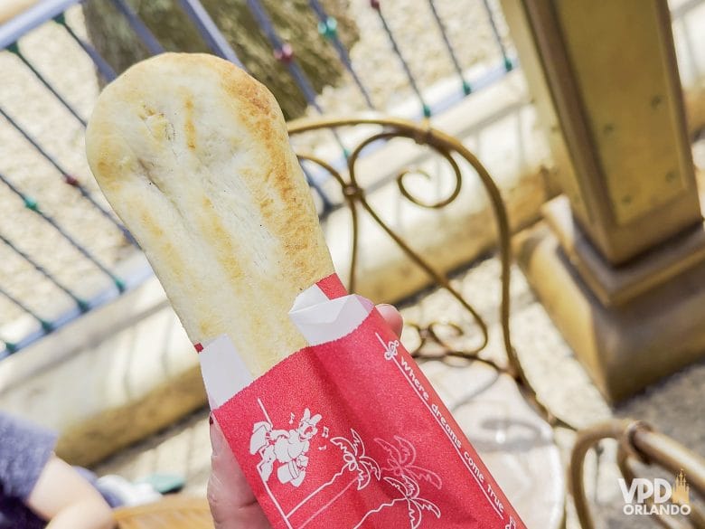 Comidinha Long Naan do Sultan's Oasis no Tokyo DisneySea