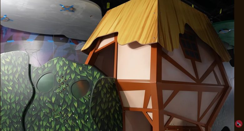 Imagem dos bastidores da construção do Drawn to Wonderland no Hollywood Studios